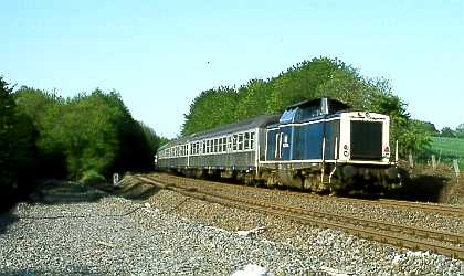 Wendezug mit Baureihe 212 am ehemaligen Abzweig Aprath